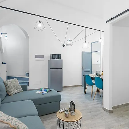 Saro House, Centre Apartment For 6 - Happy Rentals * سانريمو