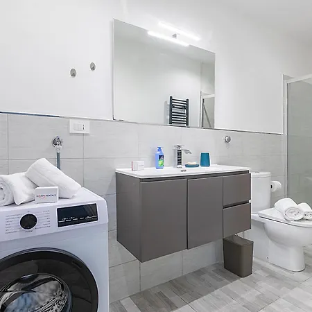 Saro House, Centre Apartment For 6 - Happy Rentals سانريمو