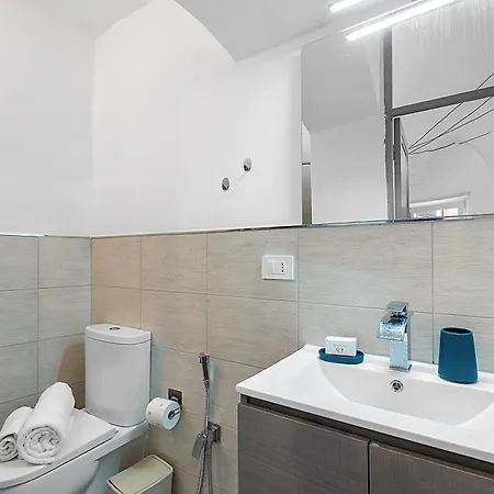 Lägenhet Saro House - Happy