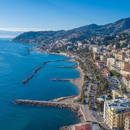 Saro House, Centre Flat For 6 - Happy Apartment Sanremo